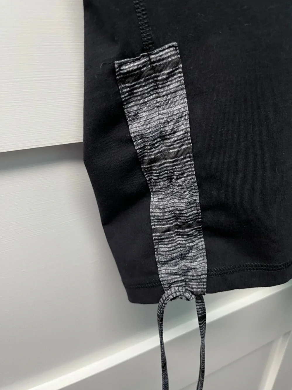 Made For Life Black & Gray Active Set Top & Capri Pants Size Large - Picture 9 of 10